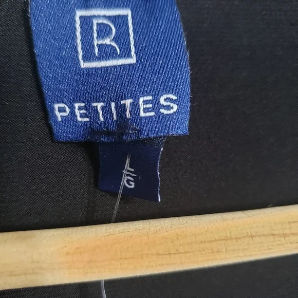 ⭐3/$25⭐ NWT Reitmans Women's Abstract Blouse Size LP - Picture 12 of 15